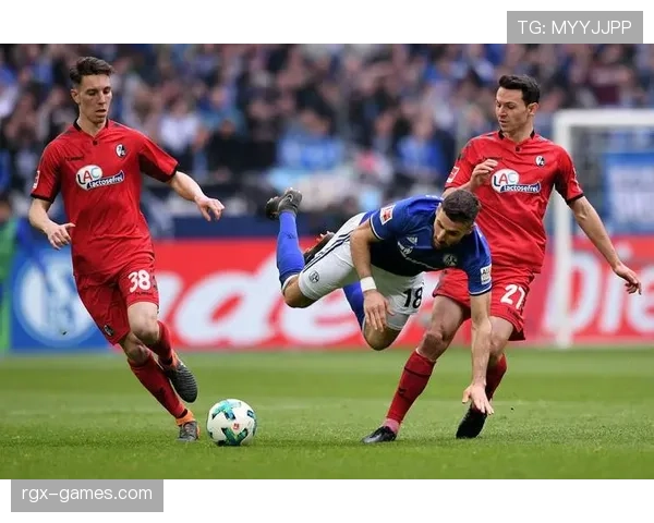 德甲弗赖堡更衣室氛围稳定,球队近期表现稳健 德甲弗赖堡更衣室氛围稳定,球队近期表现稳健