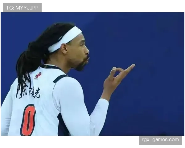 德雷蒙德·格林挡拆助攻提升球队进攻效率，内线优势明显拉开差距