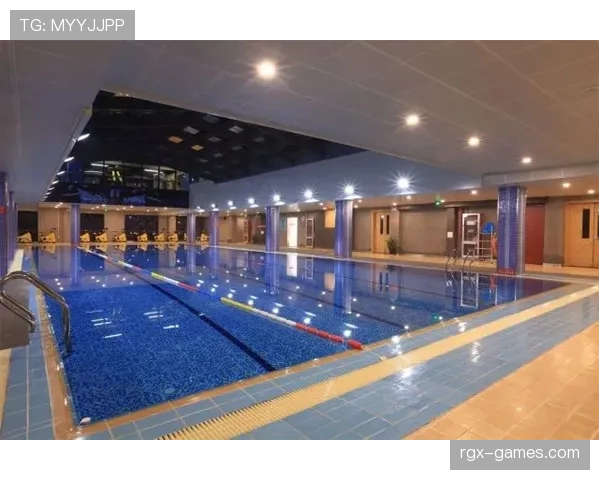 凯蒂·莱德基家里浴缸大到像小泳池，我的租房瞬间尴尬